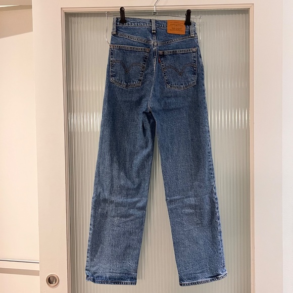 Levi's Ribcage Jeans - Picture 3 of 9